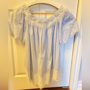 Molly Bracken off shoulder top with lace details ! New with Tag ! Very feminin !